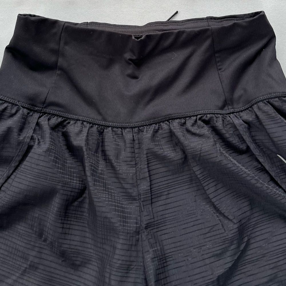 ๐5 for $45๐โAll in motion shorts sport athletic size s - Picture 3 of 8